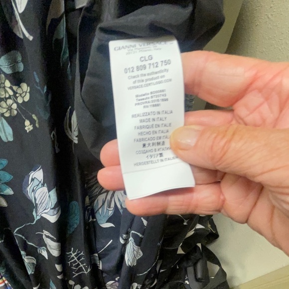 NWT versus Versace maxi dress. Sz 40 - Picture 10 of 12